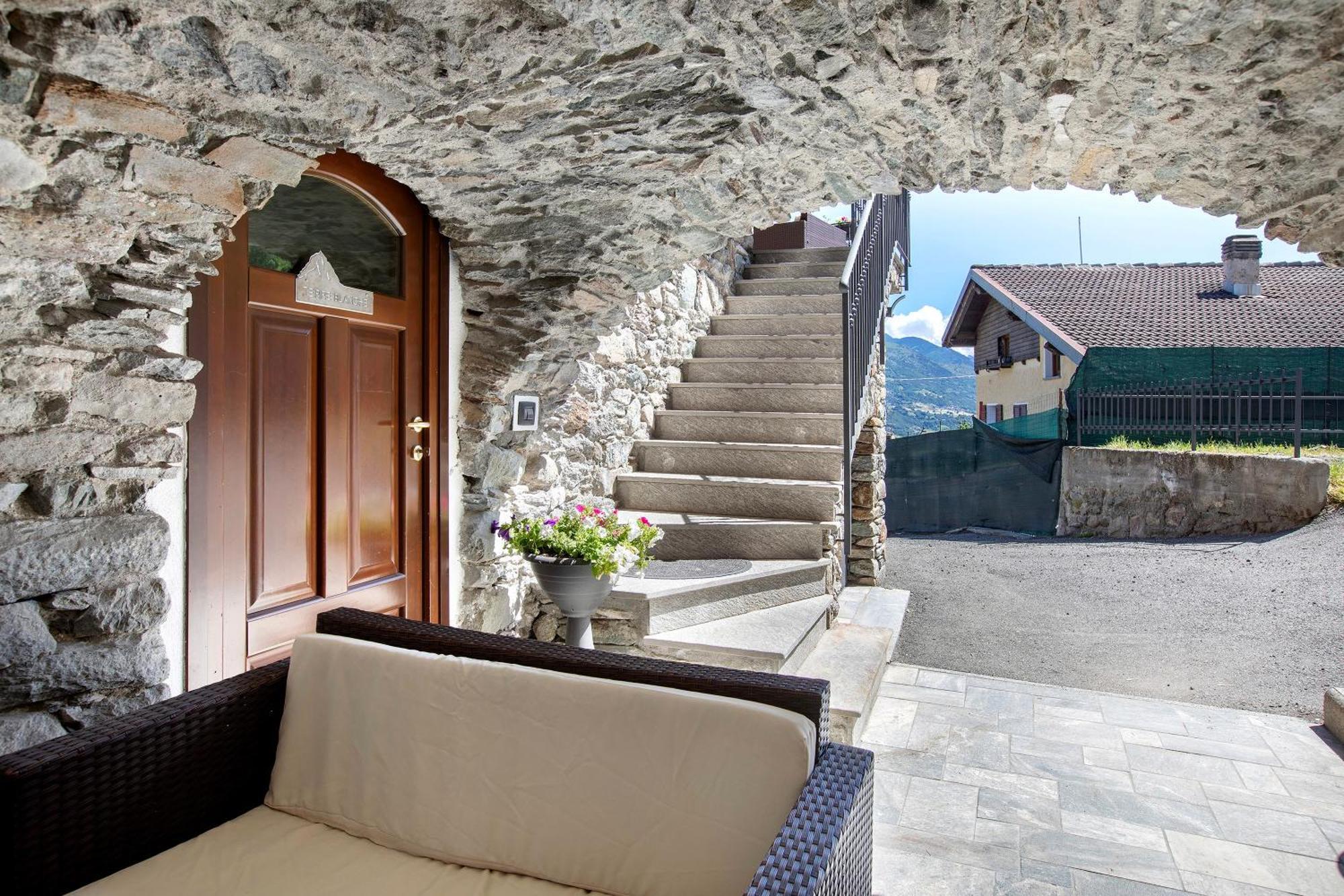 Maison Bebe Terre Blanche Aosta Eksteriør billede